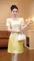 Robe Mini Élégante et Glamour Style Français, Coupe Trapèze Taille Haute, Jaune Vif, Manches Bouffantes, Décoration Florale 3D, 100% Coton
