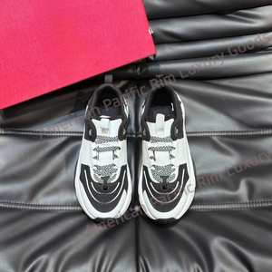 รองเท้าผ้าใบสีดำขาวแบบ Chunky Dad Sneakers พื้นหนา สไตล์ลำลอง สปอร์ต - Product Image 1