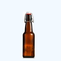 Emballage écologique, artisanat artisanal, bouteille en verre avec bouchon à bascule pour utilisation à domicile ou au bar