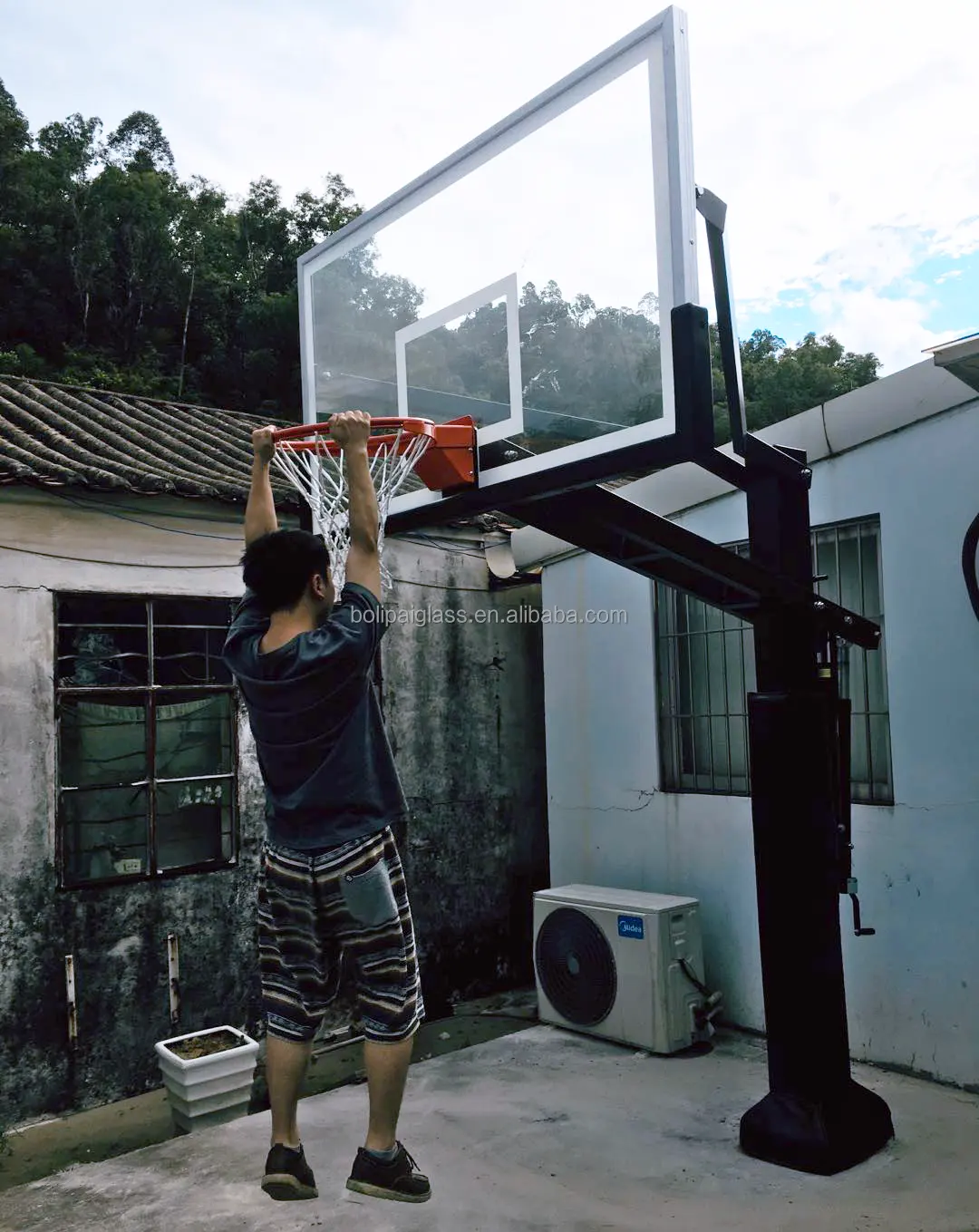 Kustom dapat disesuaikan di tanah keranjang bola berdiri inground basket hoop dengan tiang padding