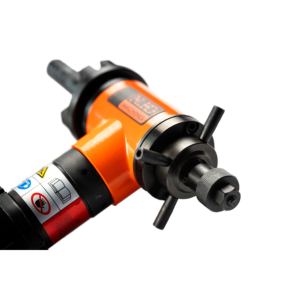 Machine à chanfreiner les tuyaux Stinger 28E, système portable de chanfreinage des extrémités de tuyaux pour la préparation de la soudure, utilisée par les exportateurs - Product Image 1
