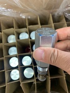 EP10-S35T-230 EP10-S35T-0-N-230 EP10-S35T EP10-S35 EP10EP10-S35T-0-N Válvula Direccional Pilotada HydraForce Original en Stock - Product Image 2