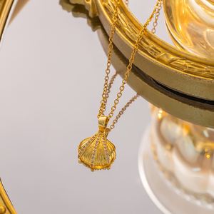 Collier pendentif géométrique tendance en zircon plaqué or en acier inoxydable pour femme, série Océan, avec breloque poisson - Product Image 3