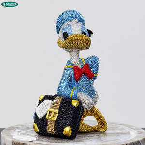 Escultura de Resina de Lujo de <span class=keywords><strong>Mickey</strong></span> y <span class=keywords><strong>Donald</strong></span> Duck con Diamantes, Estatua de Cristal de Dibujos Animados, Decoración para el Hogar, Adorno Artesanal - Product Image 2
