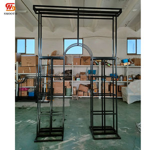 ฉากติดหลังสำหรับงานแต่งงานงานดีไซน์กระจกสีทอง/สีเงินทรงสี่เหลี่ยมรูปทรงเรขาคณิตเรียบหรูหรา - Product Image 6