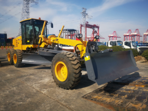 Produits les plus vendus : Matériel de construction routière, niveleuse puissante Gr215, moteur 215 CV avec lame avant et ripper arrière - Product Image 4