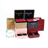 Meilleure Vente – Coffret Cadeau Collier 9 Roses Éternelles en Savon Acrylique Artificiel, Cadeau Parfait pour la Saint-Valentin et la Fête des Mères, Ensemble de Bijoux