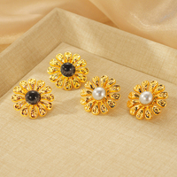 Anting-anting bunga berlapis emas trendy dari baja tahan karat dengan desain mutiara matahari yang elegan - Hadiah yang sempurna