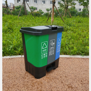 Cubo de basura con pedal de 60L, contenedor de reciclaje de triple compartimento, para uso en interiores y exteriores, de forma rectangular, con pedal para clasificación de residuos domésticos. - Product Image 3