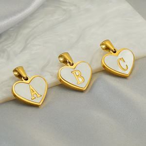 Ciondolo Personalizzato a Forma di Cuore in Acciaio Inox con Iniziale, Placcato in <span class=keywords><strong>Oro</strong></span> 18K, Trendy e Fai-da-Te - Product Image 1