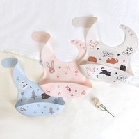 Bavoirs pour bébés en silicone imprimés personnalisables avec logo, doux et mignons, pour tout-petits