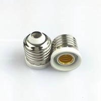 Adaptateur de base de lampe E27 à E12 en plastique durable, convertisseur résistant à la chaleur en métal blanc pour ampoule LED
