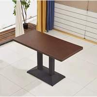 Table de restaurant extérieure carrée moderne en bois massif avec plateau en marbre artificiel, design multifonction, couleur chêne