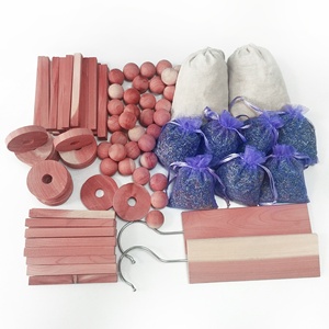 Anelli Appendiabiti in Cedro Rosso Naturale Profumato, Protezione per Vestiti e Repellente per Tarme, Direttamente dalla Fabbrica - Product Image 1