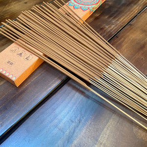 Incienso de Hierbas Hecho a Mano de 40 cm, Incienso de Aroma Natural a Plantas, Incienso de Larga Duración, Fragancia Relajante, Venta al por Mayor - Product Image 1