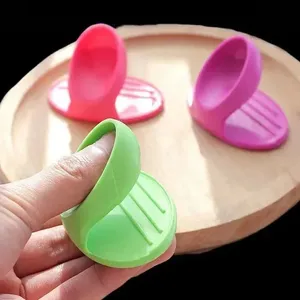 Guanti in Silicone per Dita, Resistenti al Calore, per Forno e Microonde, Protezione Rinforzata per Cucina, Regalo - Product Image 1