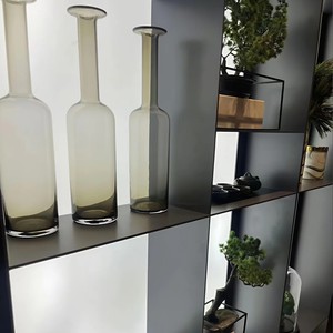 Estante de Exhibición de Metal Moderno Personalizado <span class=keywords><strong>ROYAL</strong></span> METAL, Panel Trasero Translúcido Luminoso, Mueble Bar para Vinos, Vitrina Decorativa - Product Image 2