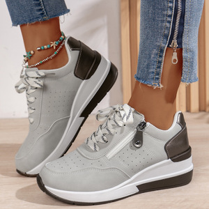 Baskets décontractées pour femmes à la mode chaussures à semelles épaisses compensées transfrontalières nouvelle grande taille confort décontracté pour filles dames - Product Image 2
