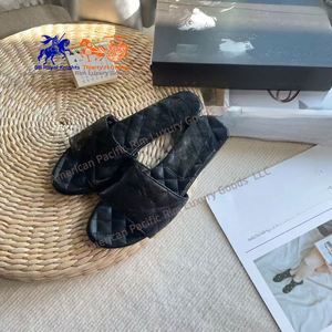 Sandalias Planas Casuales de Verano para Mujer, con Tacón Bajo, Antideslizantes, con Parte Superior de Piel de Oveja, Acolchadas, Ligeras, Cómodas y a la Moda - Product Image 3