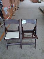 Chaises de mariage pliantes en bois massif de fruitier blanc au design moderne, avec cadre en plastique résistant aux UV pour les événements