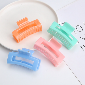 Accessoires pour <span class=keywords><strong>cheveux</strong></span> pour femmes de 8,5 cm, bloc carré en caoutchouc ABS laqué, pinces à <span class=keywords><strong>cheveux</strong></span> élégantes avec matériau plastique - Product Image 2