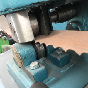 Machine à tensionner les rouleaux de lames de scie à ruban pour la découpe du bois - Product Image 6