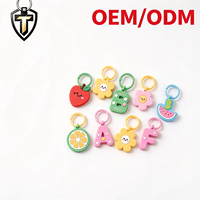 Porte-clés personnalisé en PVC souple OEM ODM, breloque lettre dessin animé, logo en relief 3D, vente en gros, faible MOQ, usine en vrac