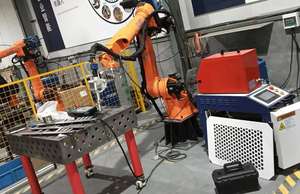 Robot de soudage industriel 6 axes de 2 m avec précision de 0,03 mm et machine de soudage NBC350 - Product Image 1