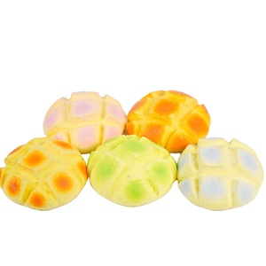 Jouets à presser en forme de gros pain d'ananas quatre couleurs, en PU, réalistes, à remontée lente, anti-stress, très demandés - Product Image 2