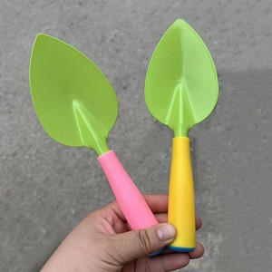 Truelle de jardin en forme de cœur verte et rose, lame en acier allié, manche en plastique, pour patio, plage, usage domestique - Product Image 3
