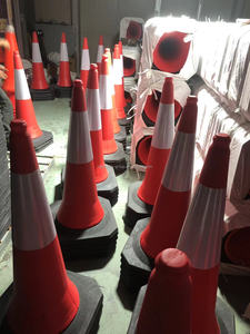 Cône <span class=keywords><strong>de</strong></span> sécurité routière réfléchissant en caoutchouc <span class=keywords><strong>de</strong></span> 1 mètre - Product Image 5