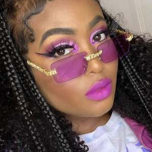 Lunettes de soleil rétro de luxe steampunk pour femmes, monture sans bords, carrées, avec strass, très tendance - Product Image 1