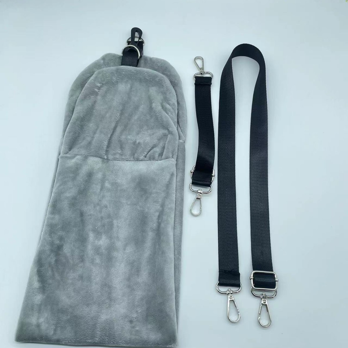 Oreiller gris en forme de U