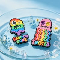 Parches de Silicona Suave con Dibujos Animados Populares, Parches de PVC Personalizados Decorativos con Gancho y Bucle de Goma 3D Coloridos con Diseño de Arcoíris, Lindos, con Tarjeta, Venta al por Mayor