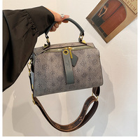 Hochwertige Damenhandtasche Entworfen von Einem Renommierten Designer Reißverschluss mit Geometrischen Mustern Große Kapazität PU-Leder Shopper
