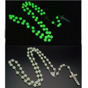 Collier de perles en plastique imitation perle 8 mm luminescent avec cadre de mots et croix, collier religieux catholique, vente en gros à Yiwu - Product Image 2