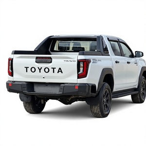 Pick-up double cabine Hilux Travo OVERLAND Diesel Turbo Automatique R18 en aluminium, sièges en tissu, blanc, occasion 2026 - Product Image 1