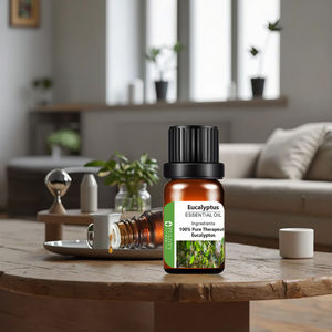 Großhandel 100% Organisches Eukalyptus-Ätherisches Öl für Seife Duftstoff Zahnpasta <span class=keywords><strong>Thai</strong></span>-<span class=keywords><strong>Massage</strong></span> und Lebensmittelzusätze - Product Image 1