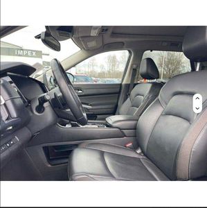 Nissan <span class=keywords><strong>Pathfinder</strong></span> SUV d'occasion, modèle 2024, en excellent état - Product Image 5