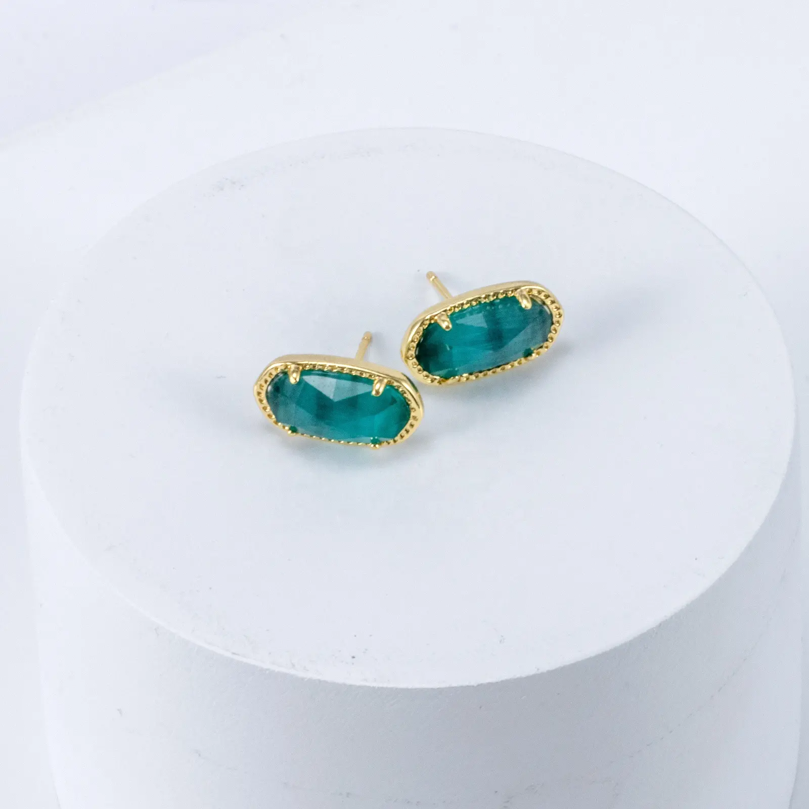 สีฟ้าสีเขียวแมวตาหินต่างหูทองเหลืองสตั๊ด 14 พันทองชุบเครื่องประดับทองเหลืองอัญมณีธรรมชาติต่างหูสตั๊ด