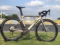 Vélo de route 22 vitesses pour adultes en stock