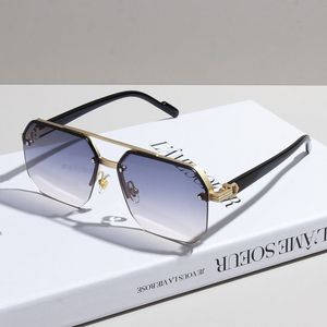 แว่นกันแดดทรงเหลี่ยมไร้กรอบโลโก้แบบกำหนดเอง UV400 น้ำหนักเบา วัสดุโลหะ แฟชั่นทันสมัยสำหรับทุกเพศทุกวัย เหมาะกับทุกรูปหน้า แว่นกันแดดดีไซน์เนอร์ - Product Image 4