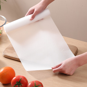 Tapis de découpe jetable 24cm x 3m transparent carré biodégradable pour pique-nique et cuisine - Product Image 4