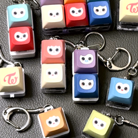 Porte-clés clavier carré simple en plastique à 4 touches, avec bouton de clic et interrupteur fidget, base LED lumineuse, accepte la personnalisation