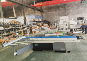 Máquina automática de corte de madera de doble hoja, máquina de <span class=keywords><strong>sierra</strong></span> de panel de mesa deslizante para carpintería para venta, <span class=keywords><strong>sierra</strong></span> de madera - Product Image 3