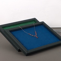 Présentation du plateau en cuir de luxe personnalisé pour la bijouterie Présentoir de colliers et bracelets Conteneur de bijoux personnalisé