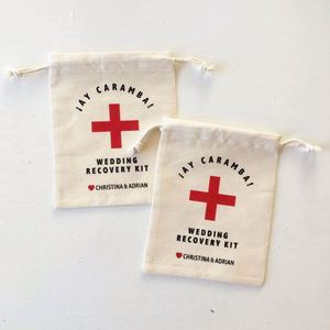 ถุงของชำร่วยงานแต่งงานแบบสั่งทำพิเศษ พร้อมชื่อและวันที่ส่วนตัว ถุงผ้าฝ้ายธรรมชาติแบบมีเชือกผูก - Product Image 1