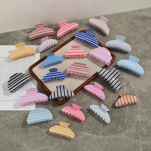 Pince à cheveux en plastique acrylique à rayures de couleur bonbon, style classique, grande taille, personnalisable, pour filles, design simple et élégant - Product Image 1