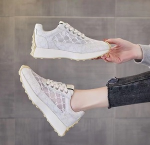 Nouvelles baskets d'été pour femmes de marque de créateurs, en mesh synthétique brodé, confortables, légères et respirantes - Product Image 4