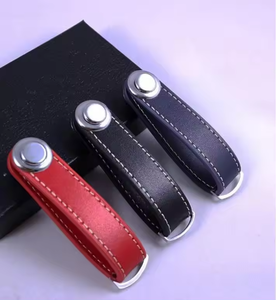 <span class=keywords><strong>Porte</strong></span>-clés personnalisé 2026 en alliage de zinc et cuir véritable, pendentif d'affaires minimaliste, ensemble de <span class=keywords><strong>porte</strong></span>-clés intelligent <span class=keywords><strong>pour</strong></span> voiture, cadeau <span class=keywords><strong>pour</strong></span> homme, fête <span class=keywords><strong>des</strong></span> Pères - Product Image 4